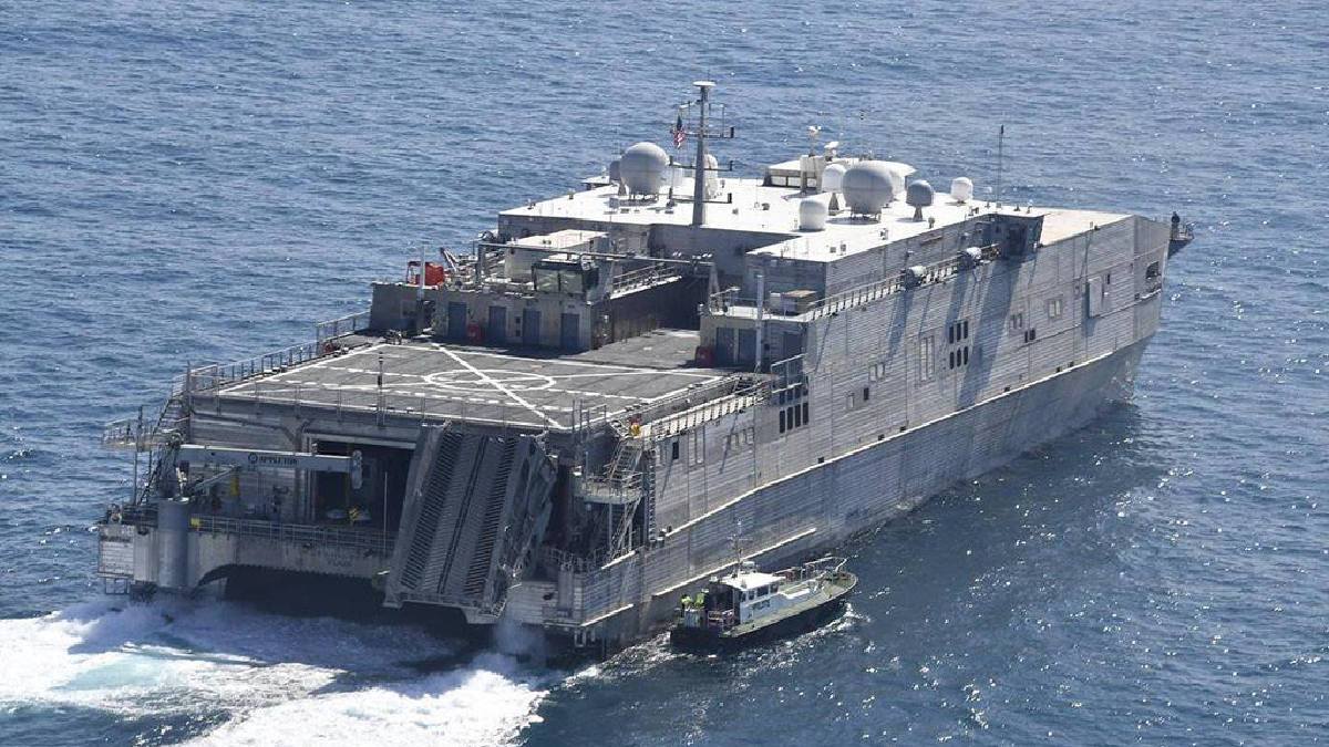 У Чорне море прямує десантний корабель США